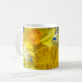 おばあちゃんに昇格！水仙の花マグカップ コーヒーマグカップ (正面左)