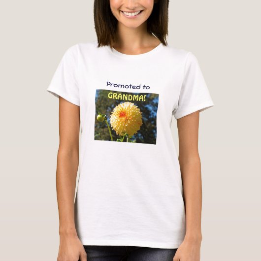 おばあちゃんに昇格！Tシャツ おばあちゃん 花柄 Tシャツ (正面)