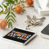 おばあちゃんに昇進した。2025 III キーホルダー (側面)