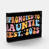 おばあちゃんに昇進した。2025 III フォトブロック (左)