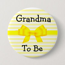 おばあちゃんに黄色と白の赤ちゃんシャワーボタン