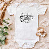 おばあちゃんのお気に入りのベビーパーソナライズされたティー ベビーボディスーツ