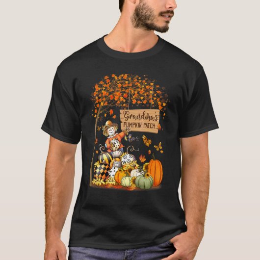 おばあちゃんのかぼちゃ畑の紅葉と案山子 Tシャツ (正面)