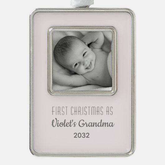 おばあちゃんのクリスマスパーソナライズされた第1回名写真 シルバープレートフレームオーナメント (正面)
