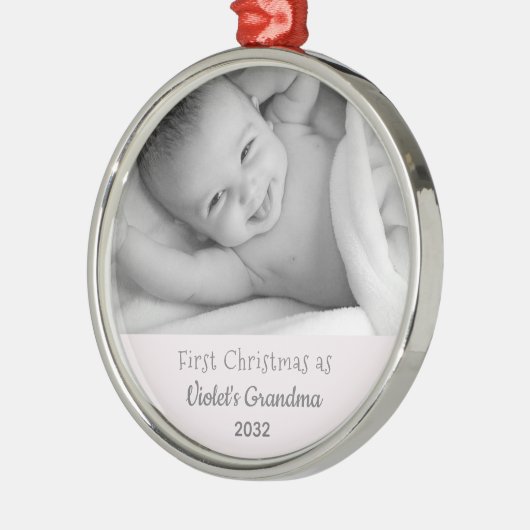 おばあちゃんのクリスマスパーソナライズされた第1回名写真 メタルオーナメント (左)