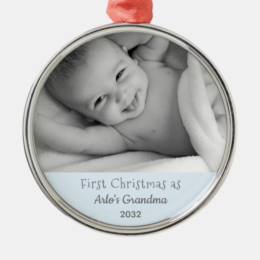 おばあちゃんのクリスマスパーソナライズされた第1回名写真 メタルオーナメント (正面)