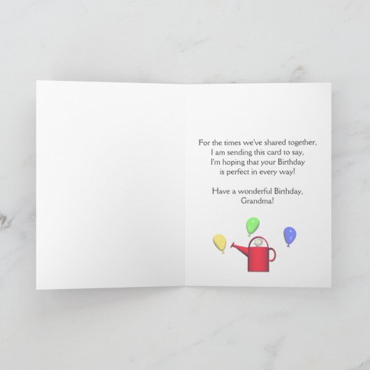 おばあちゃんのデイジーと散水缶の誕生日 カード (内部)