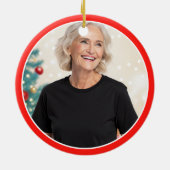 おばあちゃんのパーソナライズされた写真の醜いセーター セラミックオーナメント (裏面)