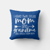 おばあちゃんのプレゼントとママの2つのタイトルがある クッション (正面)