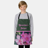 おばあちゃんのヘルパー明るいピンクの花の写真フローラ エプロン (着用した状態)