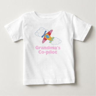 おばあちゃんの共同パイロット(女の子) ベビーTシャツ