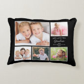 おばあちゃんの写真コラージュ私たちはブラックあなたを愛 アクセントクッション (裏面)