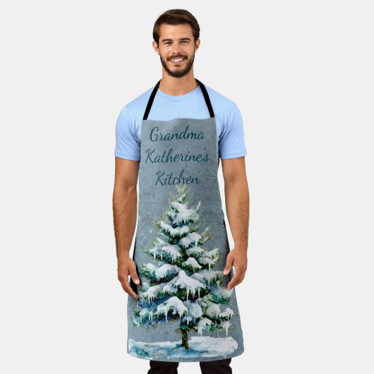 おばあちゃんの冬の雪のスプルースの木をパーソナライズ エプロン (着用した状態)