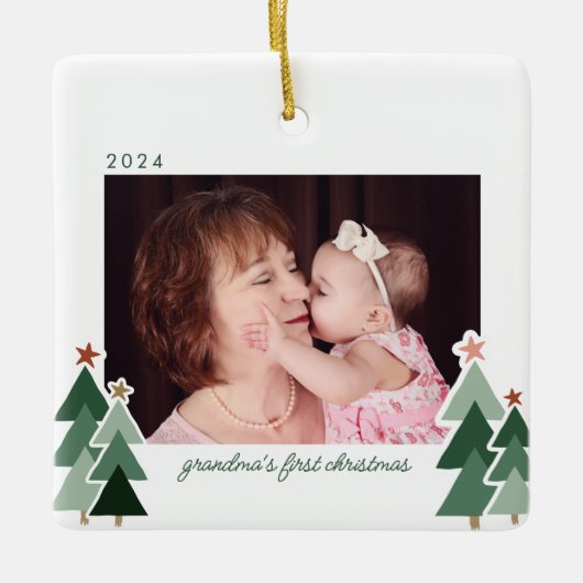 おばあちゃんの初めてのクリスマス素朴ツリー2枚 セラミックオーナメント (正面)