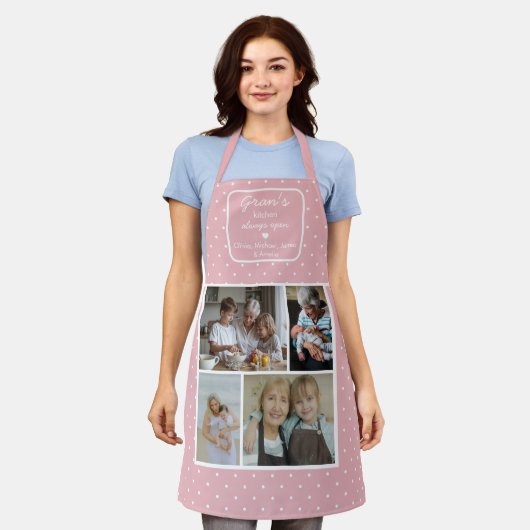 おばあちゃんの台所はいつも開いている ドット柄ピンクの写真 エプロン (着用した状態)