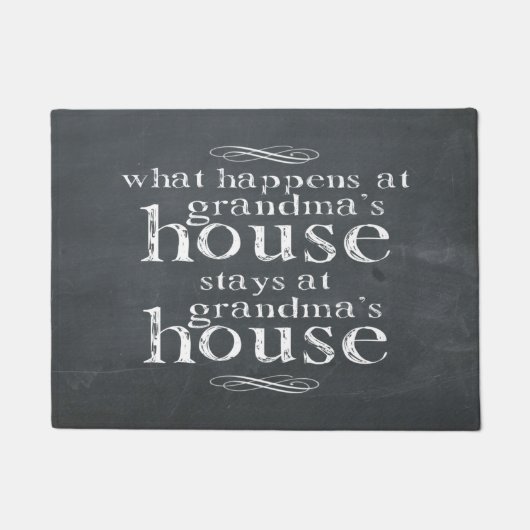 おばあちゃんの家で起こること黒板 ドアマット (正面)