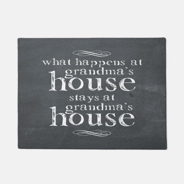 おばあちゃんの家で起こること黒板 ドアマット (正面)