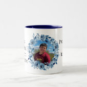 おばあちゃんの感情的なサポートの人フォトブルー ツートーンマグカップ (中央)