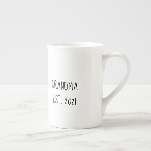 おばあちゃんの新しいおじいちゃんに『est year』マグ ボーンチャイナマグカップ (右)