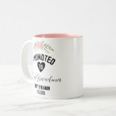 おばあちゃんの素晴らしベビー名にパーソナライズされた昇格 ツートーンマグカップ (正面左)