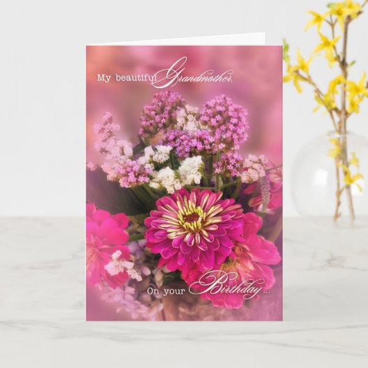 おばあちゃんの誕生日ピンクフローラブーケ カード (黄色い花)