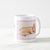 おばあちゃんの輝くスターピンクの生まれたばかりのベビー写真 コーヒーマグカップ (正面右)