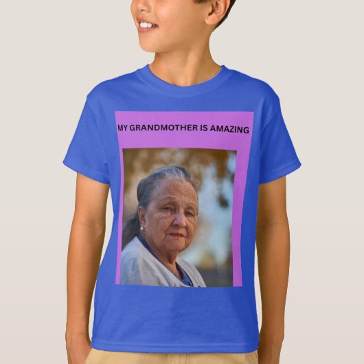 おばあちゃんはすごい Tシャツ (正面)