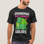 おばあちゃんはサーベルに乗りたくない Tシャツ (正面)
