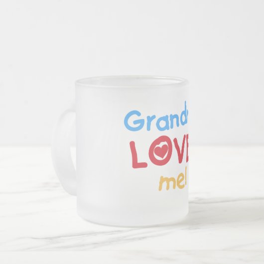 おばあちゃんは私にTシャツとギフトが大好き フロストグラスマグカップ (正面左)