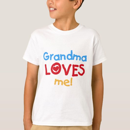 おばあちゃんは私にTシャツとギフトが大好き Tシャツ (正面)