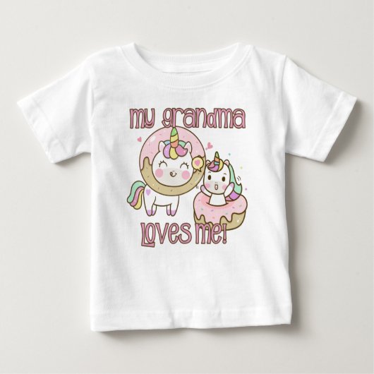 おばあちゃんは私のユニコーンが大好き ベビーTシャツ (正面)