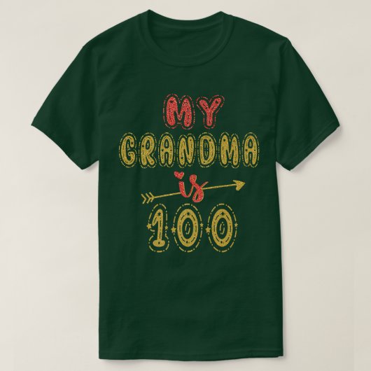 おばあちゃんは100歳おばあちゃん100誕生日 Tシャツ (デザイン正面)