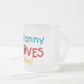 おばあちゃんはTシャツとギフトが大好き フロストグラスマグカップ (正面右)