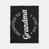 おばあちゃんエストに昇格。2022 I フリースブランケット (正面)