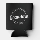 おばあちゃんエストに昇格。2024 I 缶クーラー (正面)