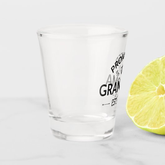 おばあちゃんエストに昇格。2024 II ショットグラス (左)