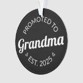 おばあちゃんエストに昇格。2025 I オーナメント (正面)