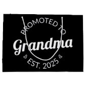 おばあちゃんエストに昇格。2025 I ラージペーパーバッグ (裏面)