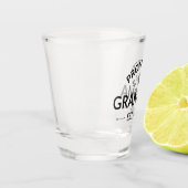 おばあちゃんエストに昇格。2025 II ショットグラス (左)