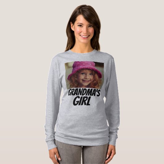 おばあちゃんカスタムのTシャツ – 孫の写真を追加 Tシャツ (正面フル)