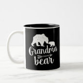 おばあちゃんクマ母の日のプレゼント ツートーンマグカップ (左)