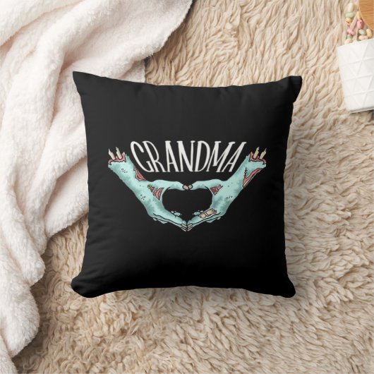 おばあちゃんゾンビハンドハートハロウィーン衣装ファミリー クッション (ブランケット)