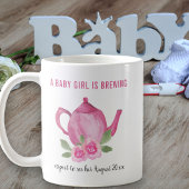 おばあちゃんピンクティーポット赤ちゃん女の子が醸造している コーヒーマグカップ