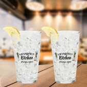 おばあちゃんモダンの台所はいつも開いたギフト最高のだ タンブラーグラス