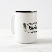 おばあちゃんモダンの台所はいつも開いたギフト最高のだ ツートーンマグカップ (正面左)