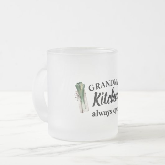 おばあちゃんモダンの台所はいつも開いたギフト最高のだ フロストグラスマグカップ (正面左)