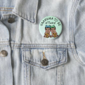 おばあちゃん双子になるエスニックベイビーシャワー 缶バッジ (インサイチュ)