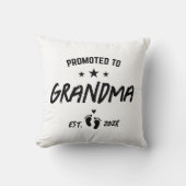 おばあちゃん妊娠告知マグカップに昇進 クッション (正面)