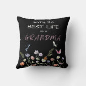 おばあちゃん最高のとして生きる枕！ クッション (裏面)