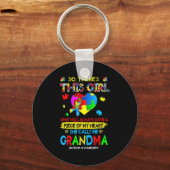 おばあちゃん自閉症の戦争って呼ばれてるこの子 キーホルダー (正面)